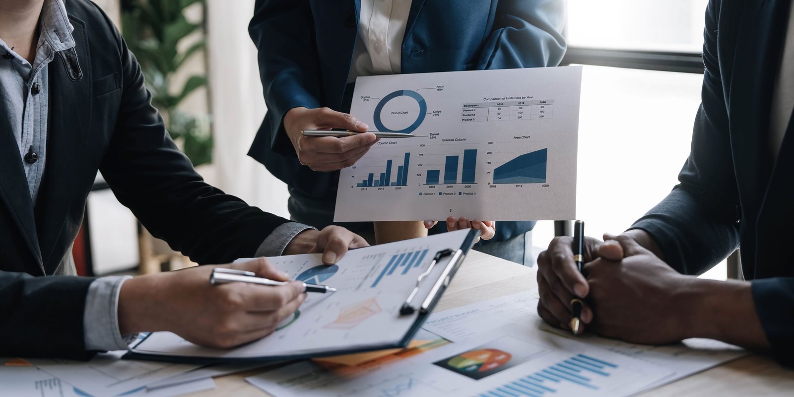 vecteezy-business-financial-accountant-discussing-with-partner-are-17186632