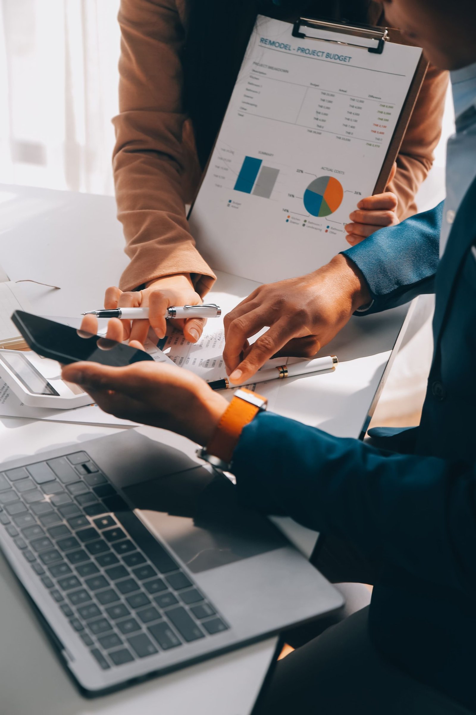 vecteezy-business-team-working-with-new-startup-project-plan-and-40072135